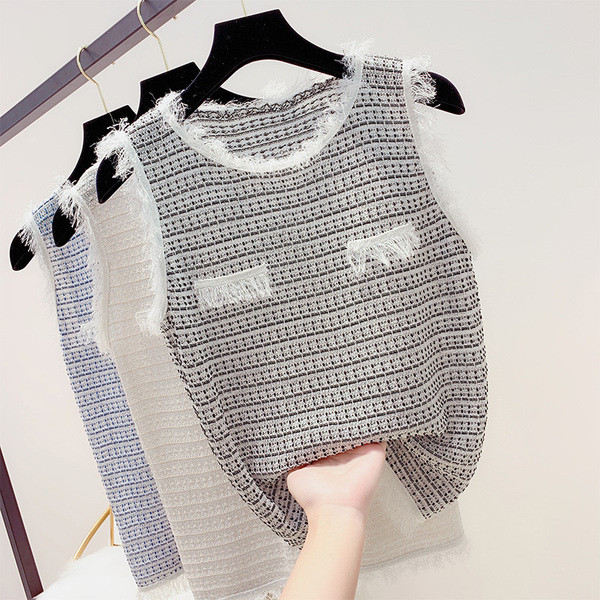 Női felső, kerek nyakkivágással, három színben