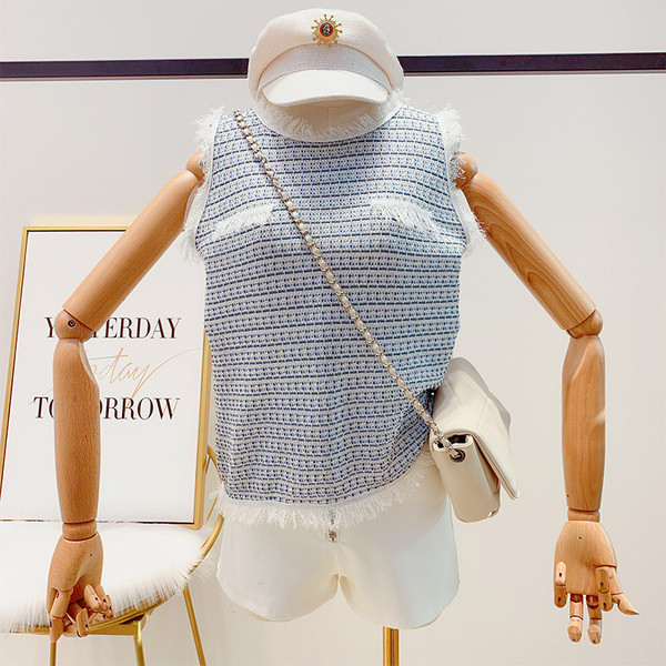 Női felső, kerek nyakkivágással, három színben