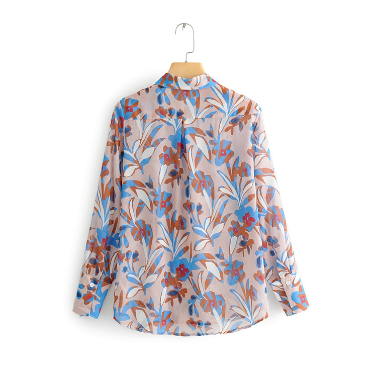 Дамска риза с дълъг ръкав и класическа яка в бежов цвят и флорален десен