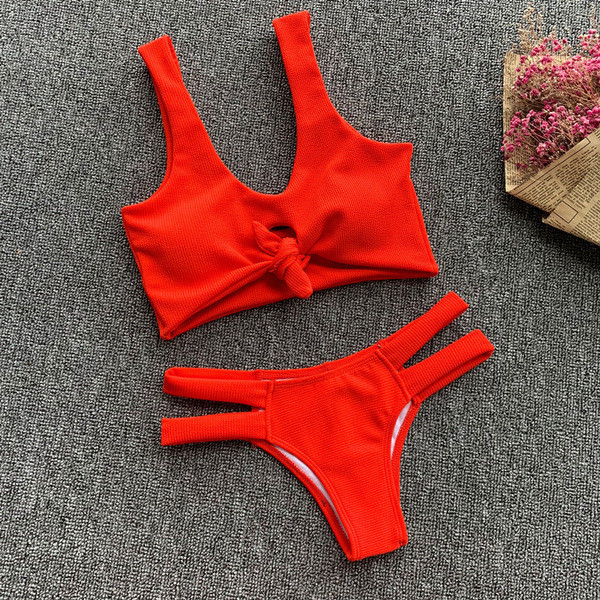 Дамски бански костюм от две части с връзки в червен цвят