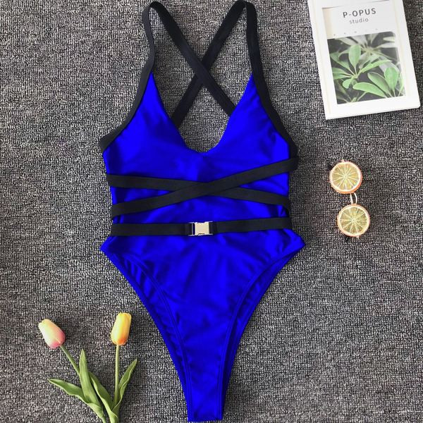 Costum de baie complet cu decolteu în V și curea în roșu, albastru și alb