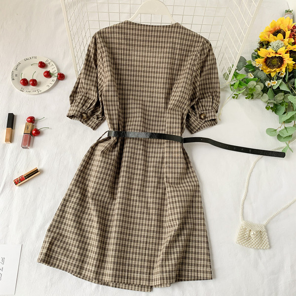 Ежедневна дамска карирана рокля с къс ръкав и копчета в два цвята