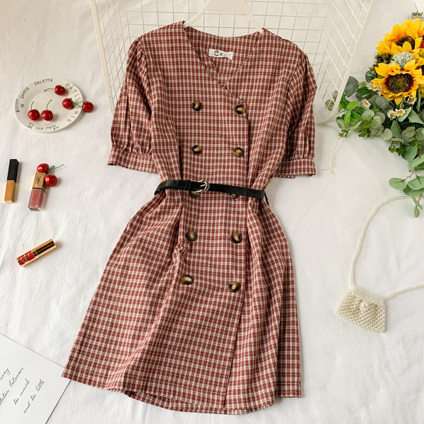 Ежедневна дамска карирана рокля с къс ръкав и копчета в два цвята