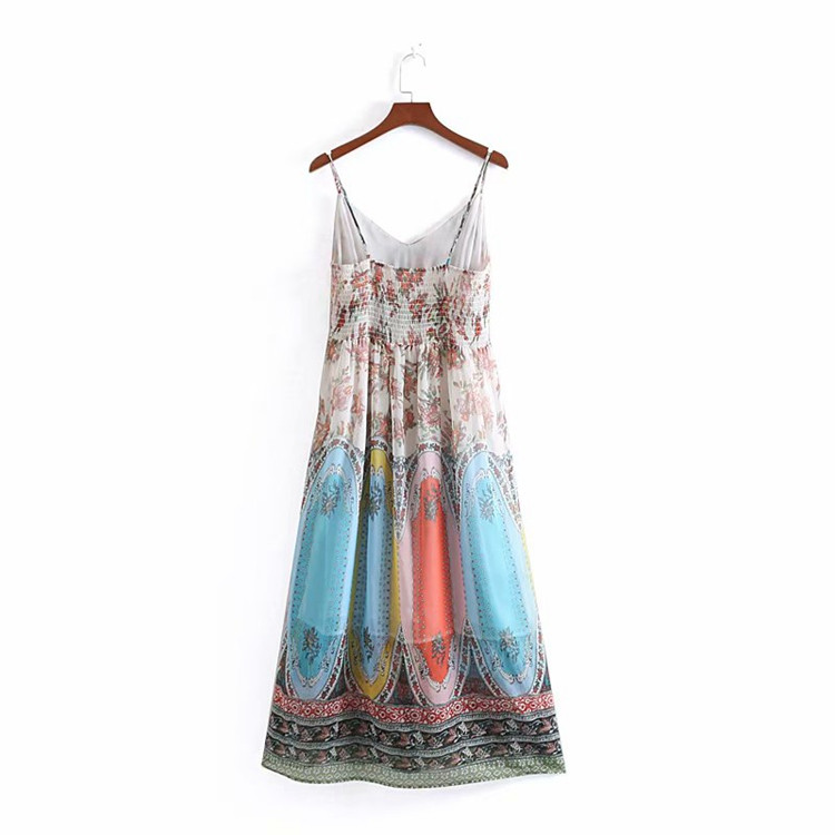 Дамска рокля от шифон с тънки презрамки и ластик на талията