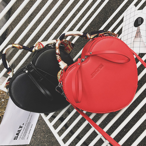 Geantă de mână elegantă în formă de inimă în negru și roșu