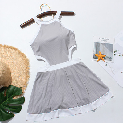 Модерна дамска рокля с изрязани части в розов и сив цвят