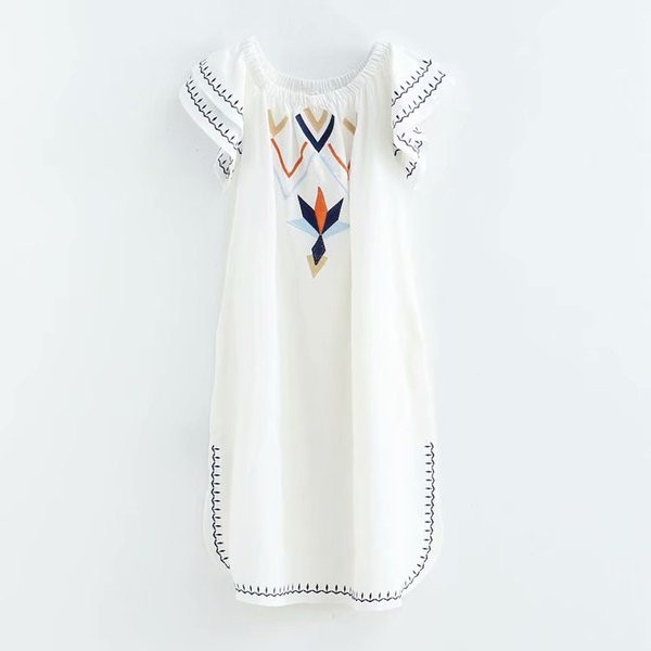 Rochie casual cu broderie potrivita pentru o plaja in trei culori