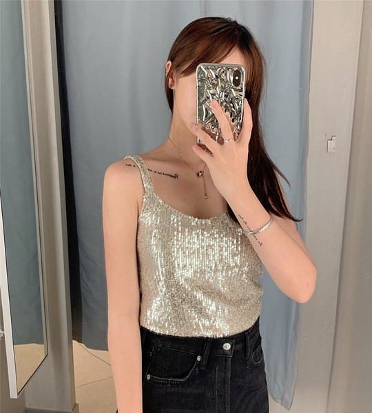 Top de damă elegant de culoare aurie cu paiete