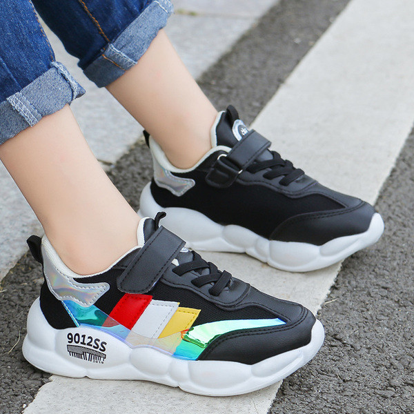 Model nou de adidasi copii in doua culori - pentru fete