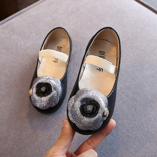 Pantofi eleganti pentru copii pentru fete in trei culori cu element 3D