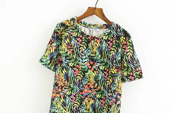 Rochie scurtă simplă, cu mâneci scurte și imprimeu floral