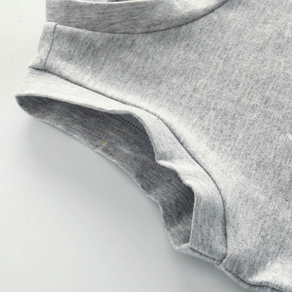 Maieu pentru copii de culoare gri cu aplicatie pentru baieti