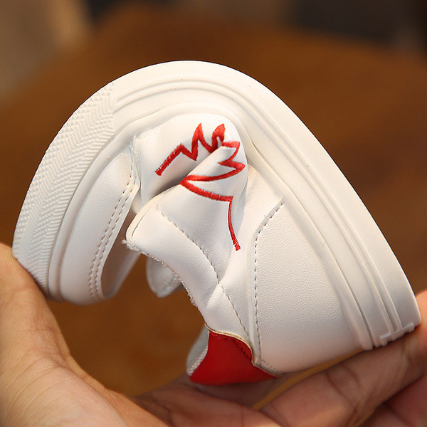 Tenisi zilnici pentru copii in trei culori