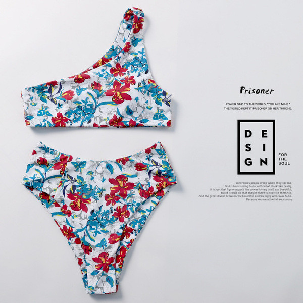 Модерен бански костюм с една презрамка във флорален десен 