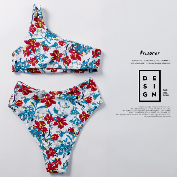 Модерен бански костюм с една презрамка във флорален десен 