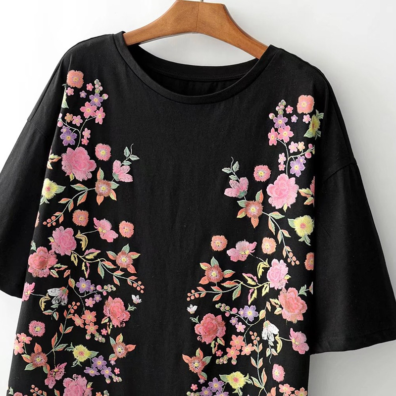 Rochie de dama model drept cu maneci 3/4 de culoare neagra si imprimeu floral