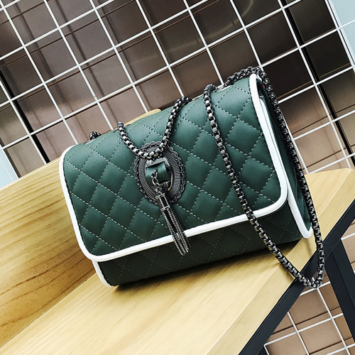 Geanta de dama din piele ecologica cu lant metalic in patru culori