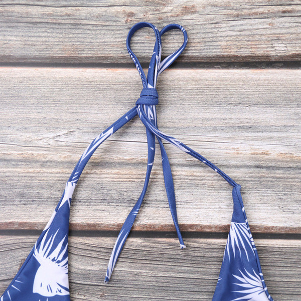 Модерен бански костюм с връзки в син цвят