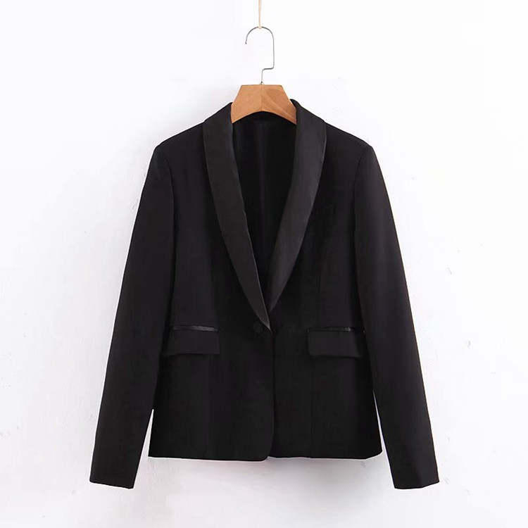Черно елегантно сако с дълъг ръкав и джобове