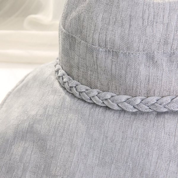 Дамска шапка в четири цвята с панделка