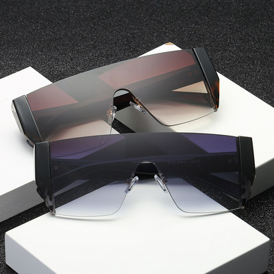 НОВ модел слънчеви очила подходящи за мъже и жени в няколко цвята 