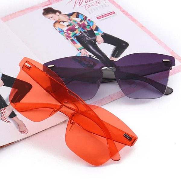 Ochelari de zi cu zi pentru femei în mai multe culori