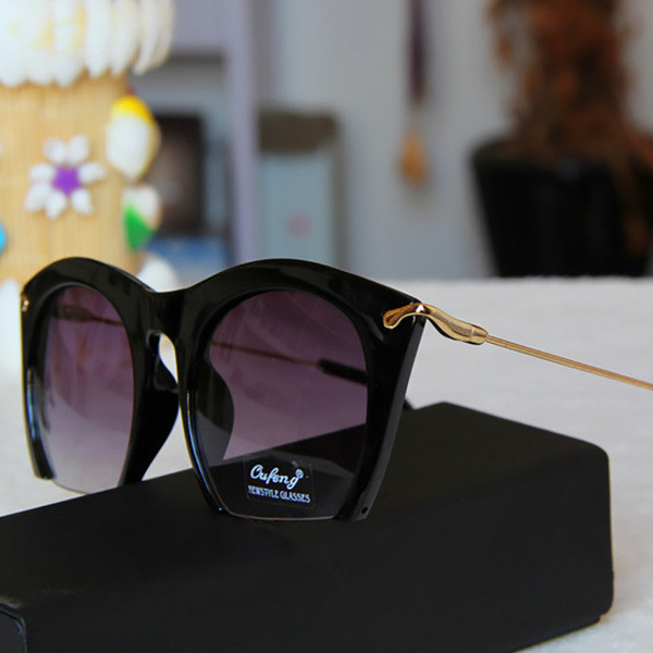 Ochelari de soare de zi cu zi pentru femei în șapte culori