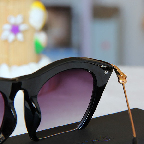 Ochelari de soare de zi cu zi pentru femei în șapte culori