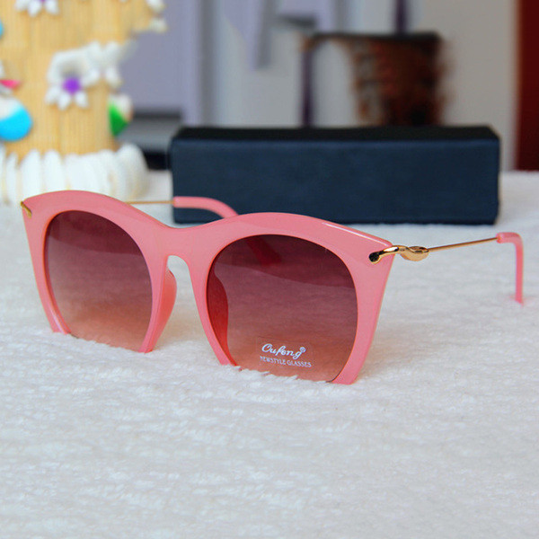 Ochelari de soare de zi cu zi pentru femei în șapte culori