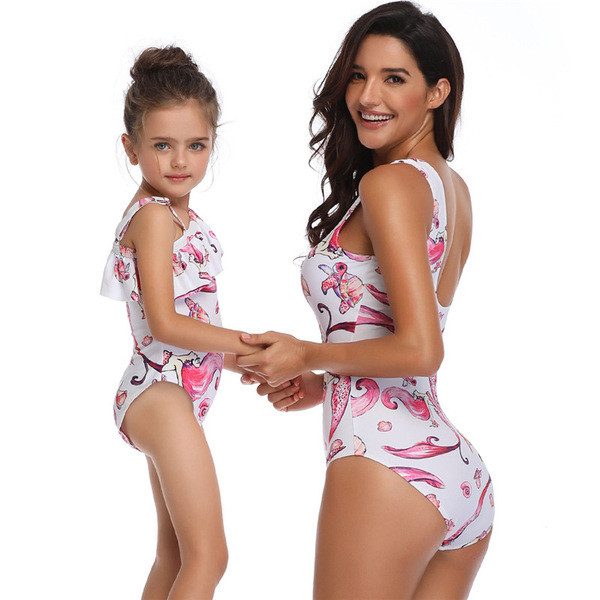 NOI modele de costume de baie pentru mama si fiica in alb