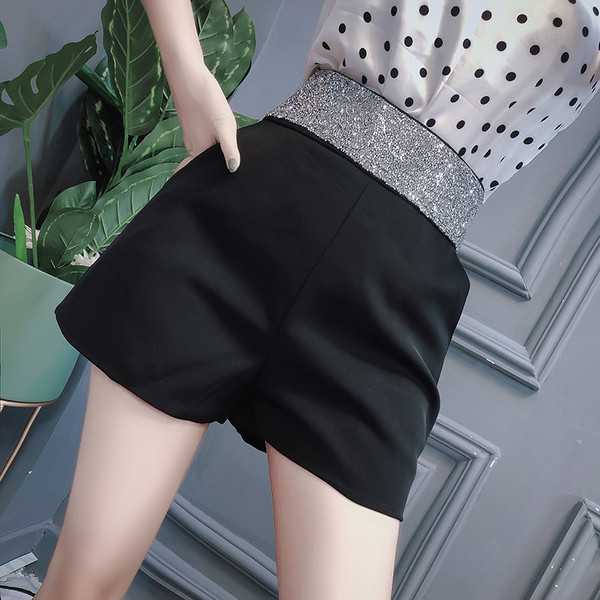 Pantaloni scurti eleganti de dama cu talie inalta in alb-negru