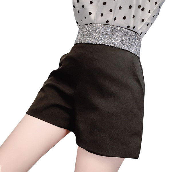 Pantaloni scurti eleganti de dama cu talie inalta in alb-negru