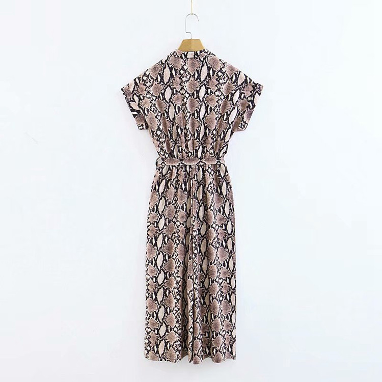 Salopeta de dama cu decolteu in V si maneci scurte cu model animal