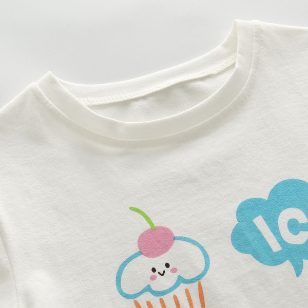 Modern fehér színű, rátéttel ellátott gyerek póló lányoknak