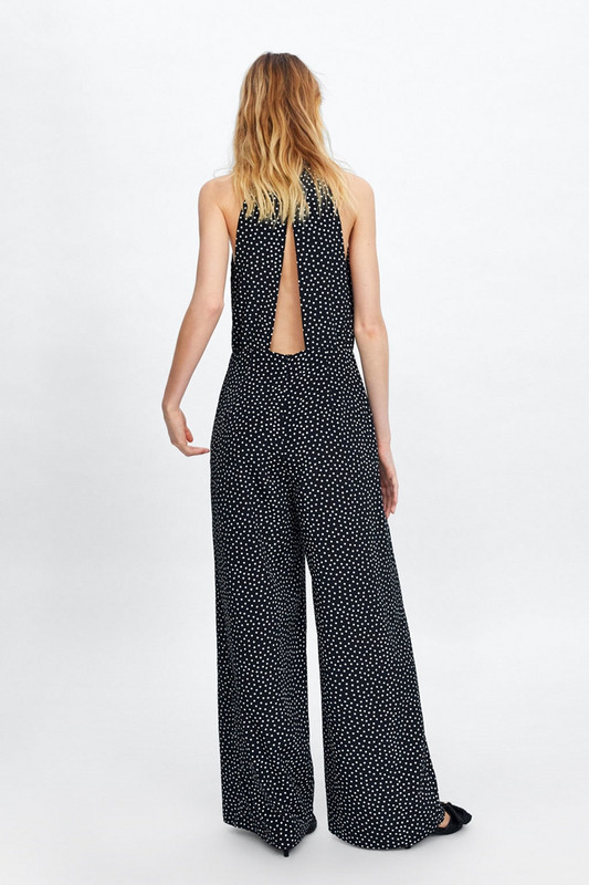 Salopetă de damă cu spatele gol cu puncte negre