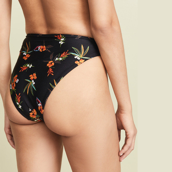 Дамски бански костюм с флорален десен в черен цвят