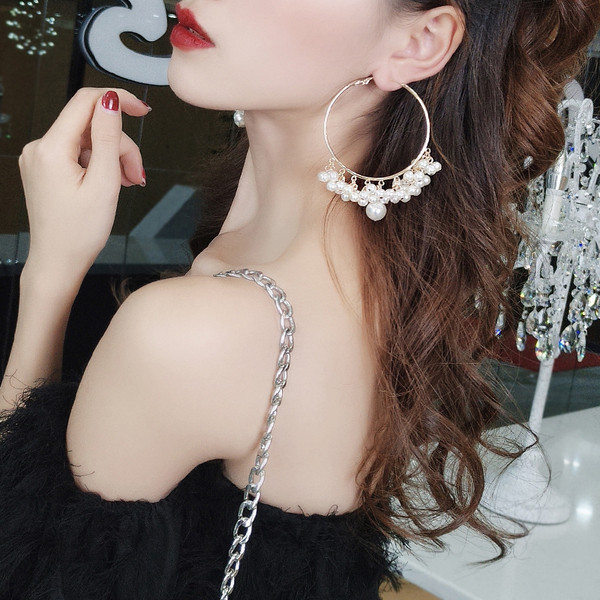 Cercei eleganti de dama - in culoare aurie cu perle