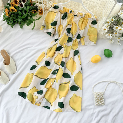 Модерна дамска рокля с къс ръкав и апликация в жълт цвят