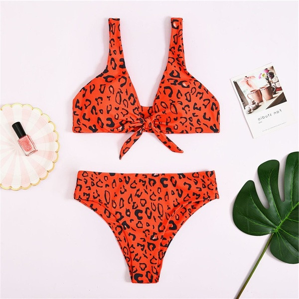 Costum de baie din două piese cu model leopard în roșu