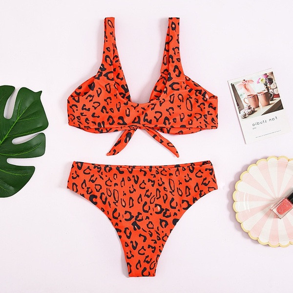 Costum de baie din două piese cu model leopard în roșu