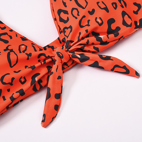 Costum de baie din două piese cu model leopard în roșu