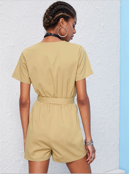 Salopeta scurta de dama cu nasturi si curea de culoare maro