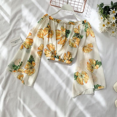 Bluză scurtă de damă cu mâneci lotus și model floral