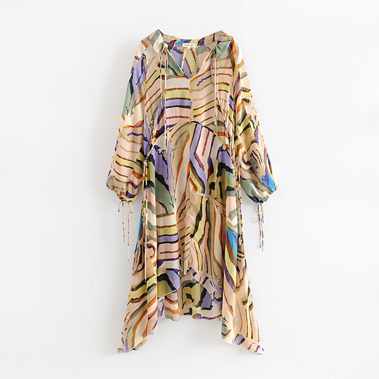 Rochie de dama lunga si lata cu decolteu in V si maneci lungi cu cravate