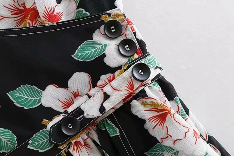 Rochie casual de dama cu decolteu in V si bretele cu model floral