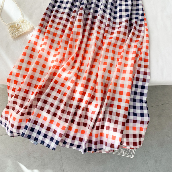 Modern női kockás hosszú ruha V-nyakkal