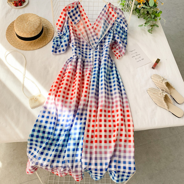 Modern női kockás hosszú ruha V-nyakkal