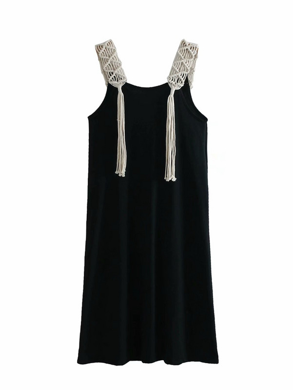 Дамска широка рокля в черен цвят с презрамки с ресни 