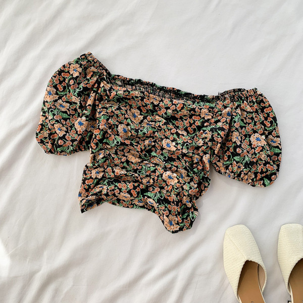 Bluza scurta de dama cu model floral in trei culori