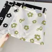 Fusta de dama cu model floral in trei culori